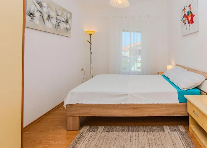 By The Sea - 24741 * 维尔